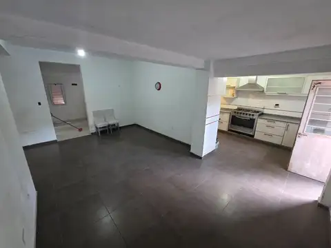 Depto Tipo Casa 6 ambientes con 3 baños