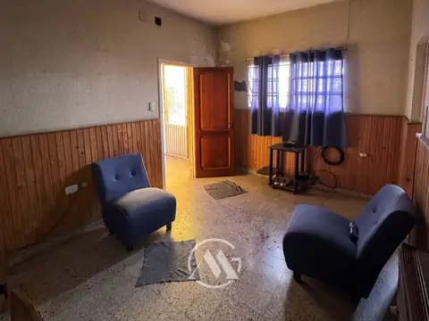 Vendo inmueble sobre Av. San Martin, ideal comercio