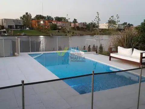 Casa 6 ambientes con 3 baños