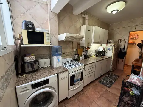 HERMOSO DEPARTAMENTO DE 2 AMBIENTES AL FRENTE CON BALCON TERRAZA Y JARDIN DE INVIERNO