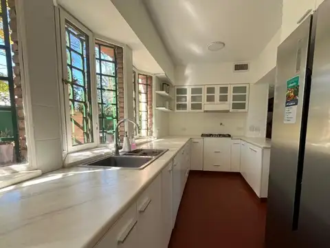 Casa 4 ambientes con 4 baños