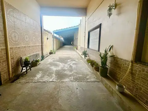 VENTA CASA LANUS 2 PH EN BLOCK 540 MT  COCHERAS