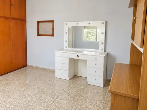 CASA 3 DORMITORIOS EN VENTA BERISSO CON COCHERA