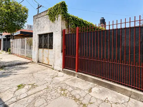 CASA 3 DORMITORIOS EN VENTA BERISSO CON COCHERA