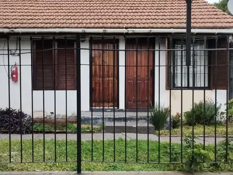PH 2 AMBIENTES PATIO SEMICUBIERTO CERCANO A UNLAM