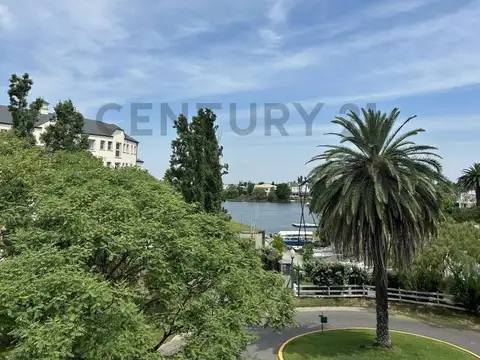 Casa en Alquiler con 4 cocheras