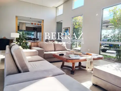 Casa Venta 4 Dormitorios Barrio El Trebol Lote de 1292 m2 Haras Santa Maria , Escobar