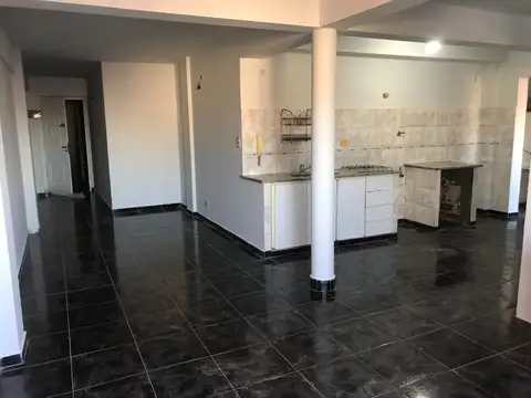 Gral Pico 500, Piso 1