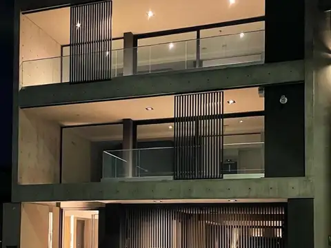 Hermoso departamento de tres ambientes con cohera y balcón aterrazado