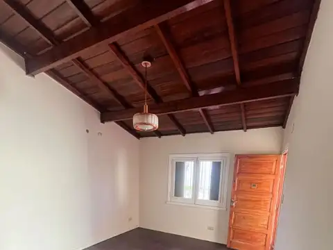 Casa - Alquiler - Argentina, Los Polvorines - 9 de Julio 3245