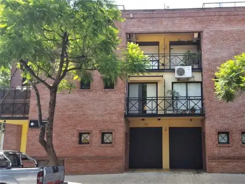 PH en venta - 3 Dormitorios 2 Baños - 162Mts2 - Santa Rita