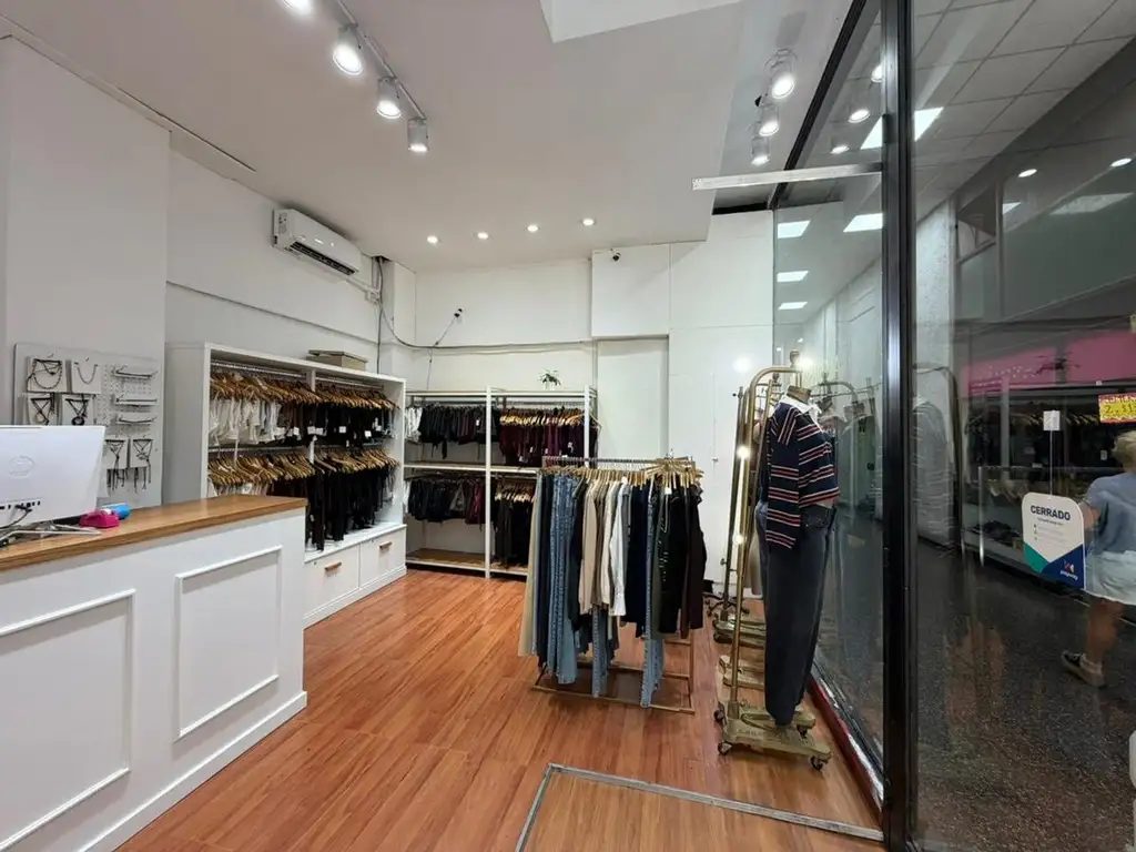 Calle 8 entre 48 y 49 800