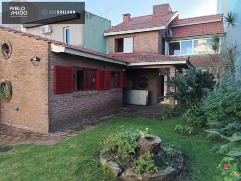 Casa de tres dormitorios. 43 entre 27 y 28