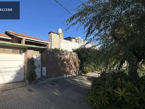 Calle 43 N 1638 entre 27 y 28