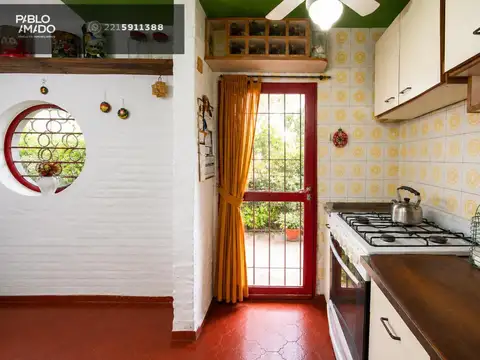 Casa de tres dormitorios. 43 entre 27 y 28