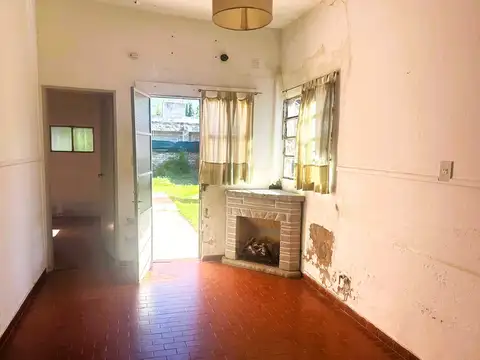 Casa 4 ambientes con 1 baño