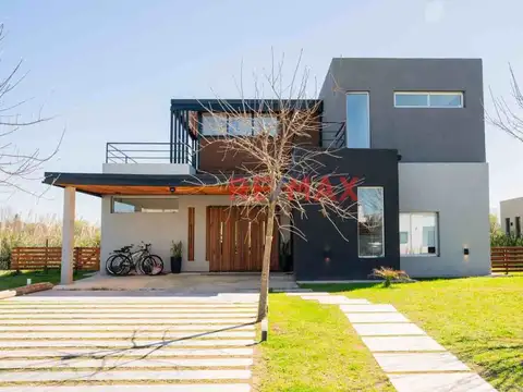 CASA EN VENTA BARRIO EL CAZAL AL RIO 