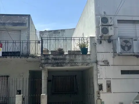 Casa  4 Ambientes con Garaje , Patio y Terraza. Apto Credito!