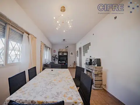 Depto Tipo Casa 4 ambientes con 2 baños