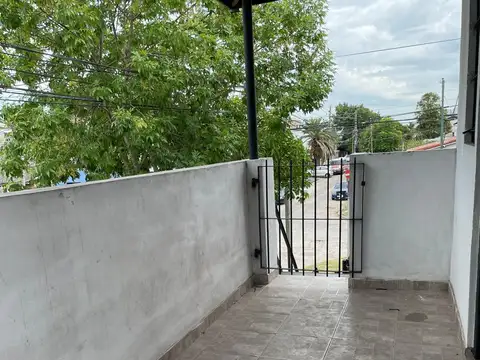 Depto Tipo Casa en Alquiler de 1 dormitorio