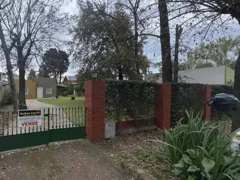 CASA 2 DORMITORIOS CON JARDÍN