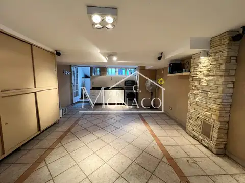 Depto Tipo Casa en Venta con 1 cocheras