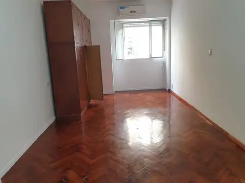 Jerónimo Salguero 200, Piso 1