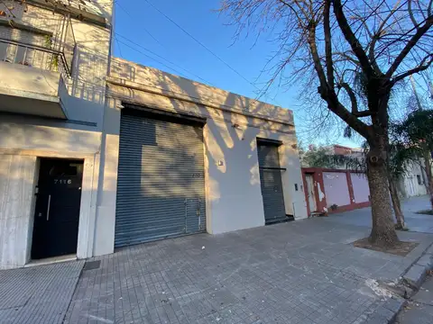 Venta de amplias oficinas con deposito