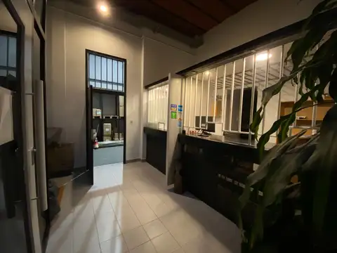 Oficina en Venta con 1 cochera