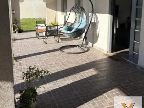 Casa en Venta - 2 Dormitorios 3 Baños - 600mts - La Plata