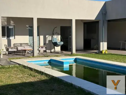 Casa en Venta - 2 Dormitorios 3 Baños - 600mts - La Plata