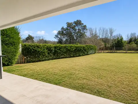 Casa 4 ambientes con 3 baños