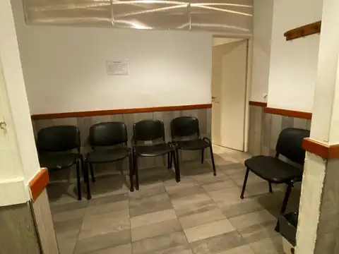 Oficina 4 ambientes con 1 baño