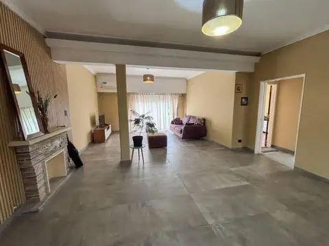 Hipólito Yrigoyen al 10400