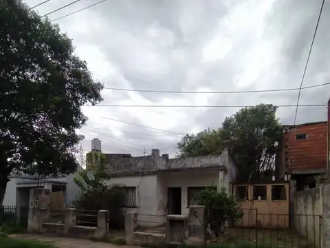 Terreno en Venta en Villa Luzuriaga, USD 82.000