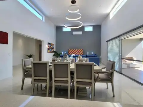 Casa en Alquiler Temporal en Haras Santa María, USD 6.900