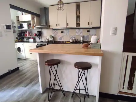 Depto Tipo Casa 4 ambientes con 2 baños