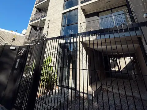 Sarmiento 200, Piso 1
