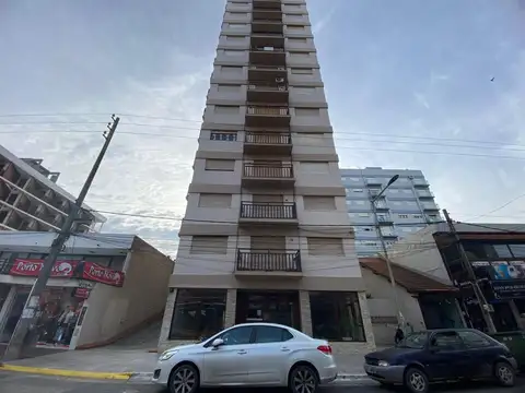 DEPARTAMENTO DOS AMBIENTES EN PLENA PEATONAL