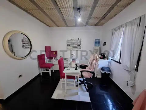 Casa en Venta con 3 cocheras