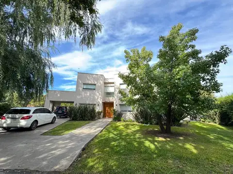 Casa en Alquiler de 4 dormitorios