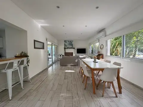 Casa 6 ambientes con 3 baños