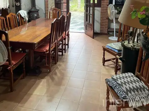 Casa en Venta con 4 cocheras