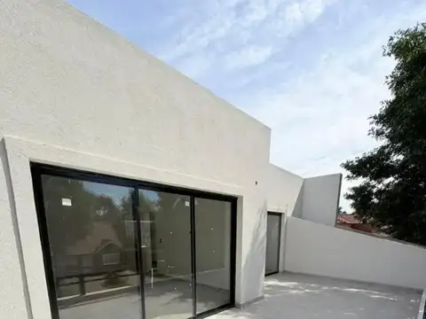 Casa 4 ambientes con 4 baños