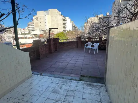 Venta PH 4 ambientes 1° piso por escalera terraza Caballito
