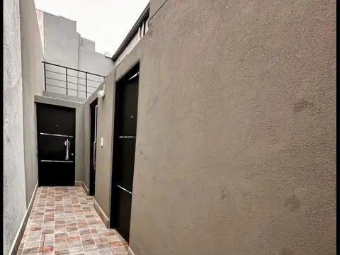 Marcos Lenzoni al 1000. Arroyito. Duplex. Semi Nuevo