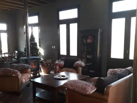 Casa en Venta con 3 cocheras