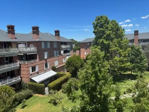 Departamento en Venta en Jardines De San Isidro, USD 183.000