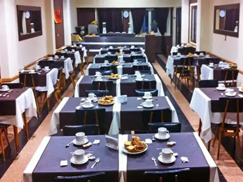 Hotel en Venta 50 años