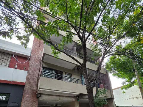 HERMOSO DEPARTAMENTO DE 1 AMB. - CONTRAFRENTE - BALCON - MUY LUMINOSO